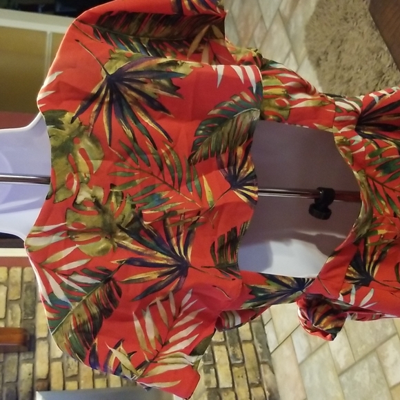 Sketchbook (boutique) wrap Romper with open back - Picture 5 of 10